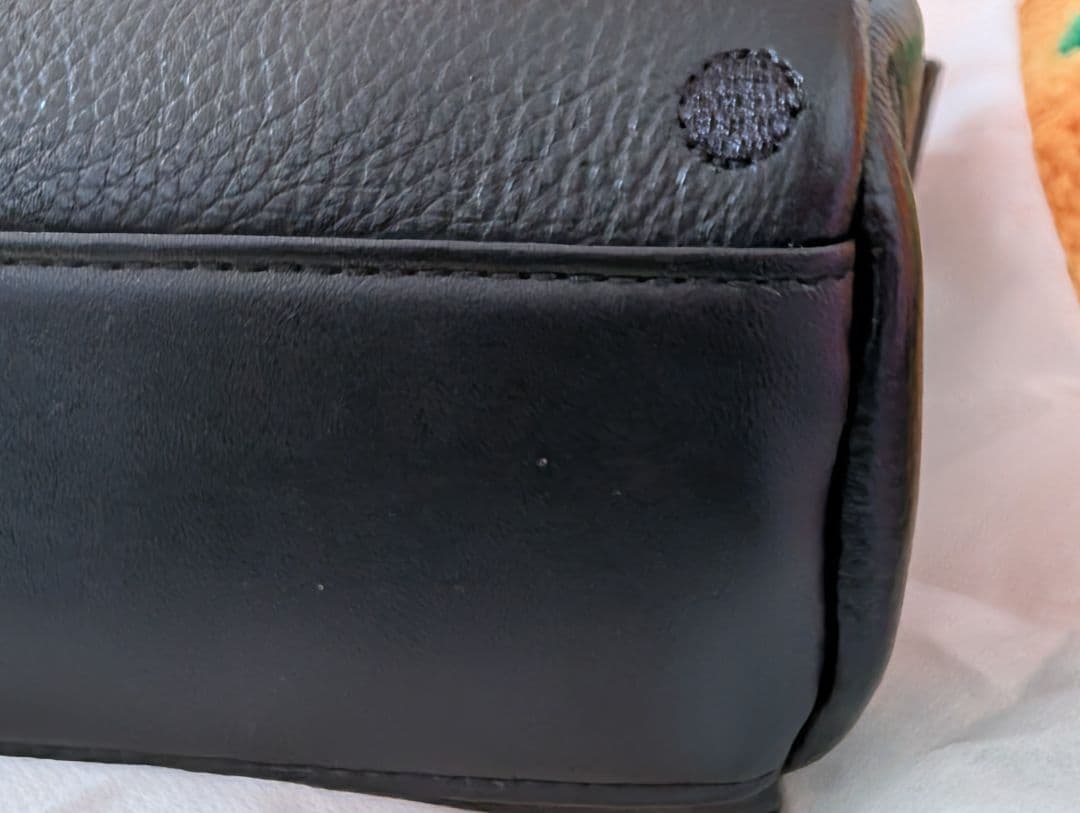 m*o様 ビアズリー ブラックレザードットショルダーバッグ