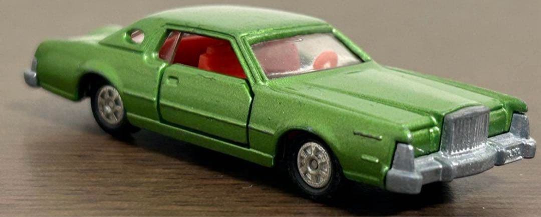 青箱 トミカ フォード コンチネンタル マークIV