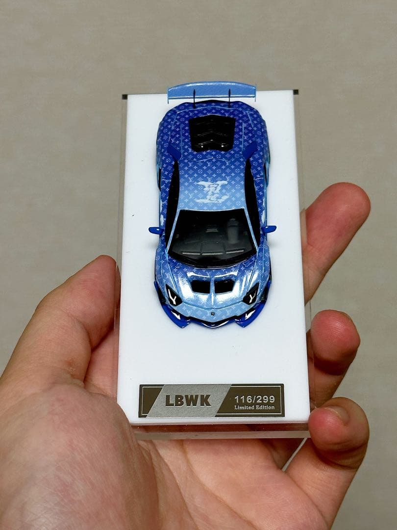 ルイ・ヴィトン特注 1/64ミニカー　ランボルギーニ・アヴェンタドール