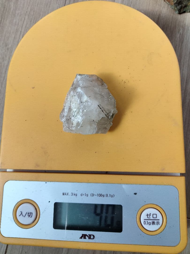 国産鉱物 山梨県 平沢鉱山 天然水晶 トルマリン入り水晶 番号700