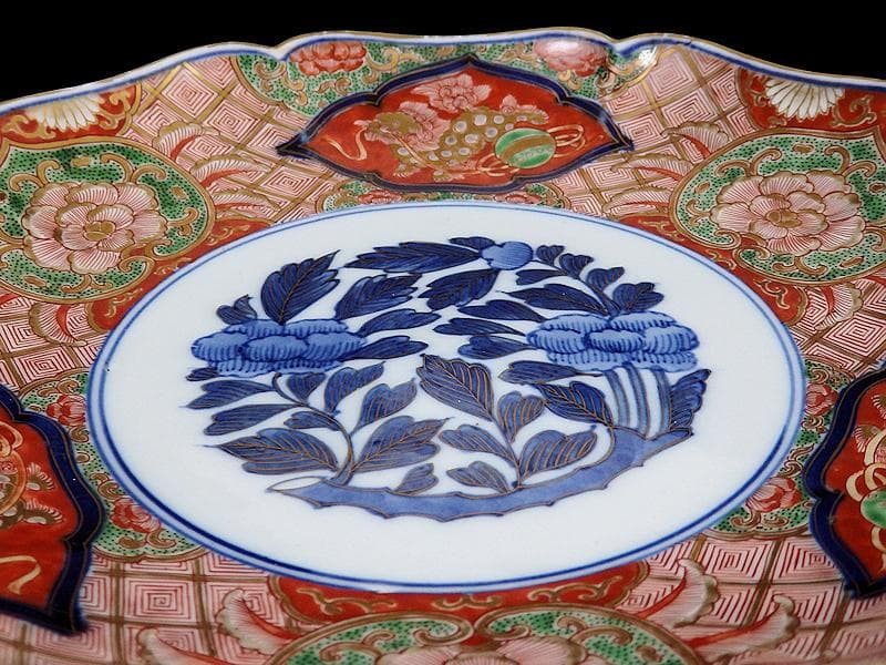 大聖寺伊万里 金襴手 丸紋に花鳥紋 牡丹の図 8寸皿 B351AS-