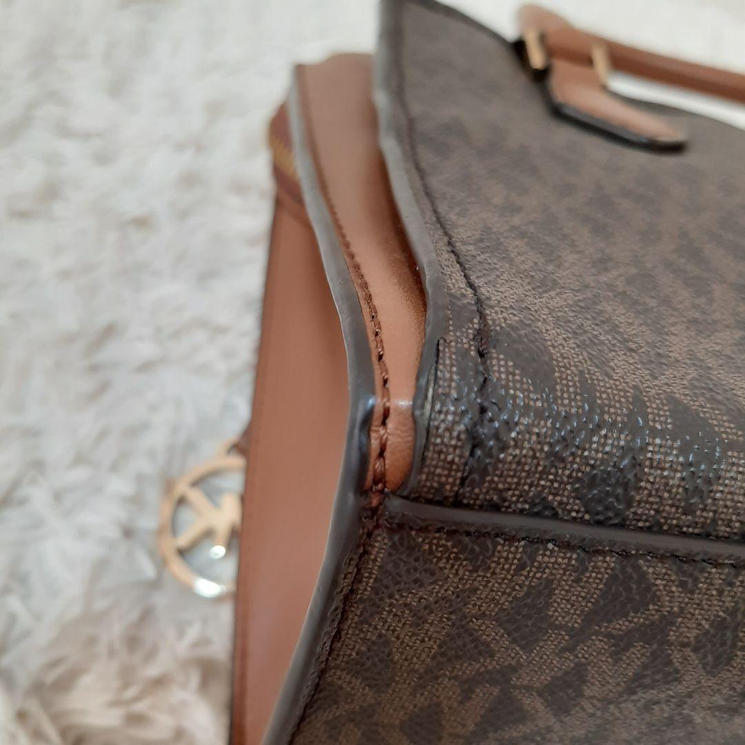 MICHAEL KORS　マイケルコース　ハンドバッグ　チャーム付き　ブラウン