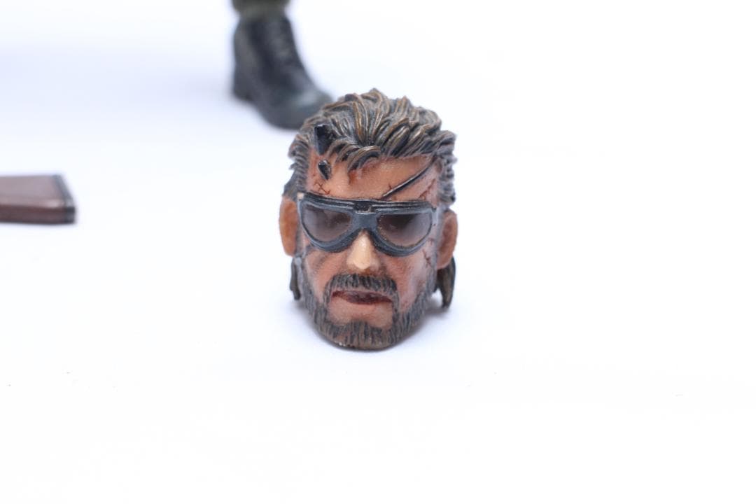 L GEAR SOLID V TPP プレイアーツ改 ヴェノム・スネーク