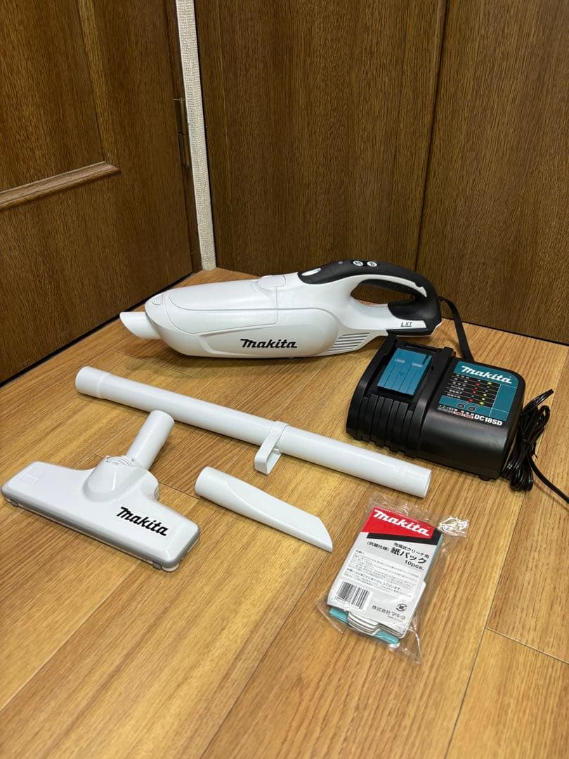 Mikita マキタ 充電式 掃除機 CL182FDセット