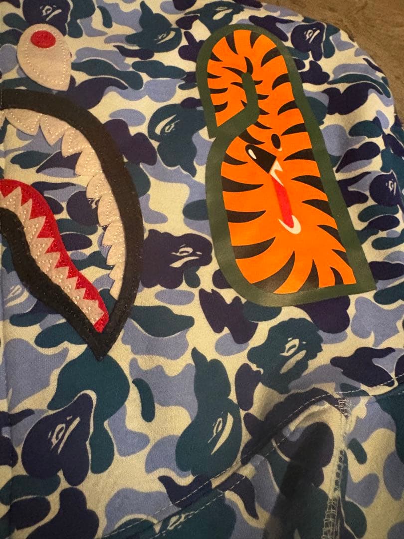 A Bathing Ape シャークパーカー　M