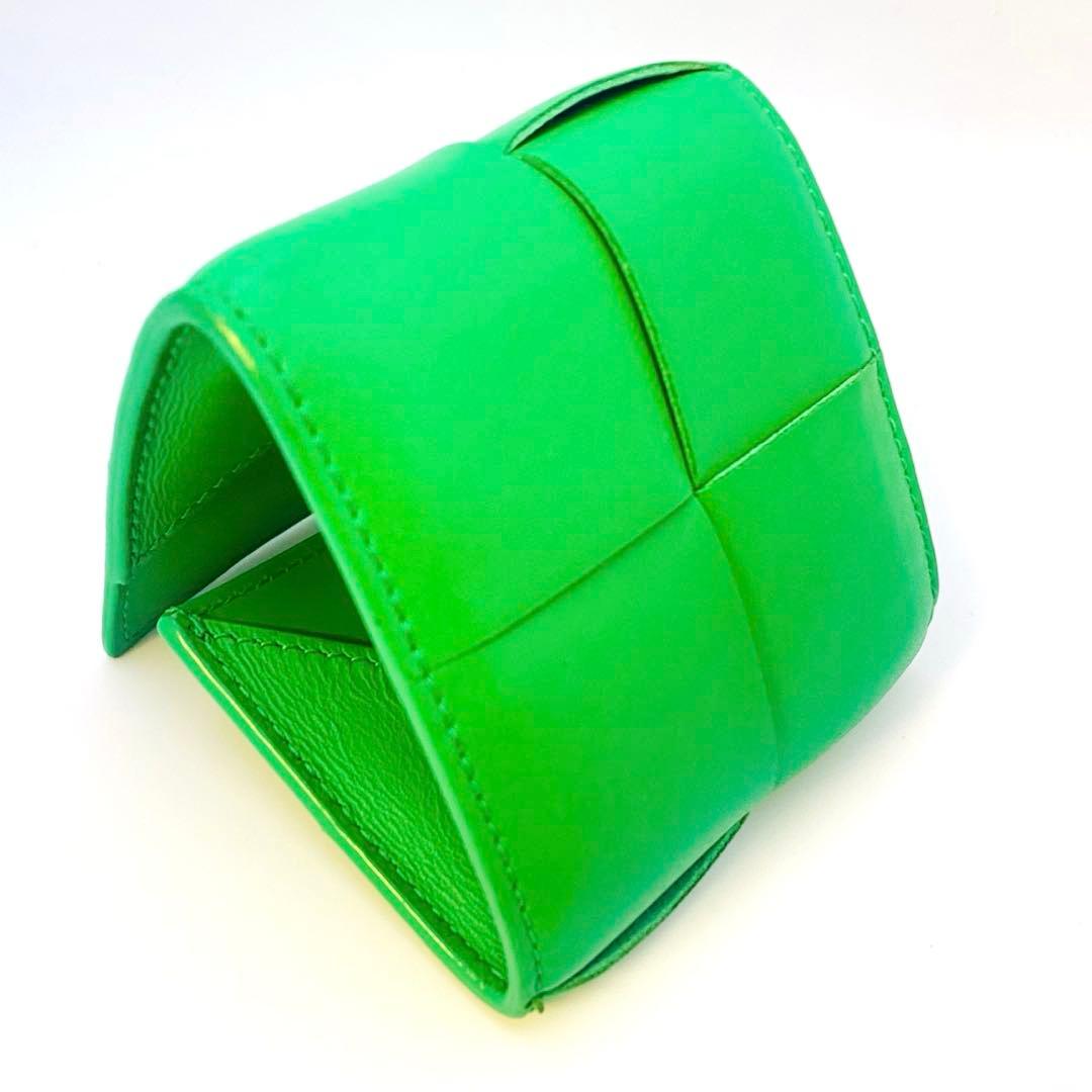 美品　ボッテガヴェネタ　折り畳みパース　小銭入れ　パラキート