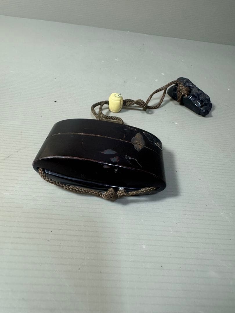 2426 時代物　印籠　根付