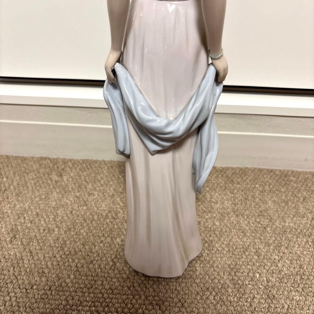 絶盤 大型 リヤドロ LLADRO スズラン フィギュア 置き物 工芸品 2026年