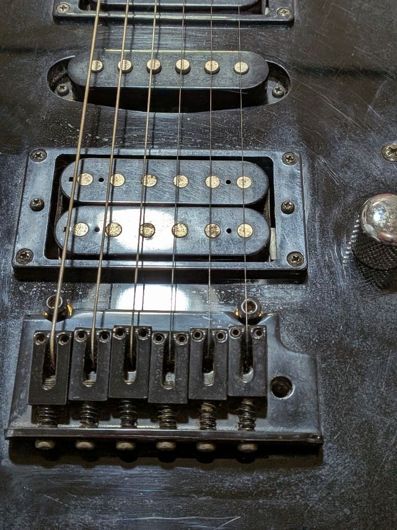 Ibanez ブラックエレキギター縄あり ギターケース付き - メルカリ