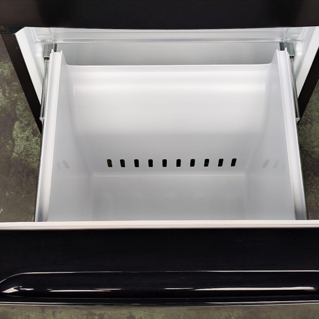 カラー　高年式2024年製ヤマダノンフロン冷凍冷蔵庫 YRZ-F15LK