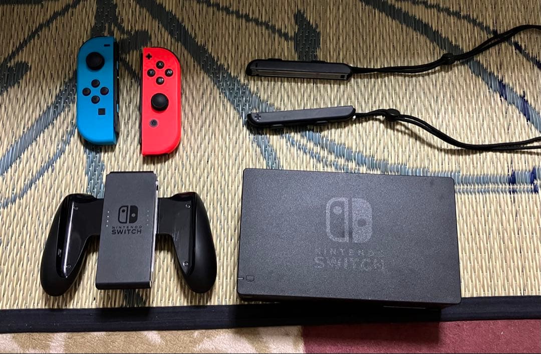 Nintendo Switch ネオンブルー/ネオンレッド 本体とケース