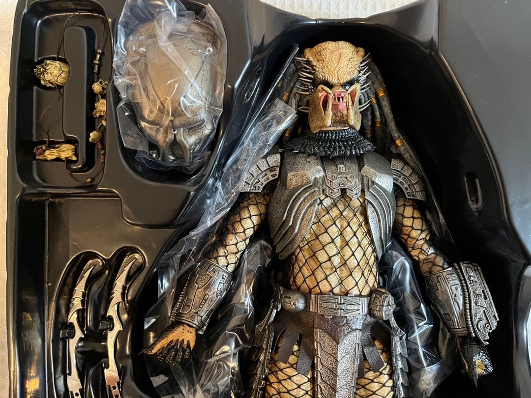 ホットトイズ　AVP エルダープレデター 2.0版 1/6 Predator