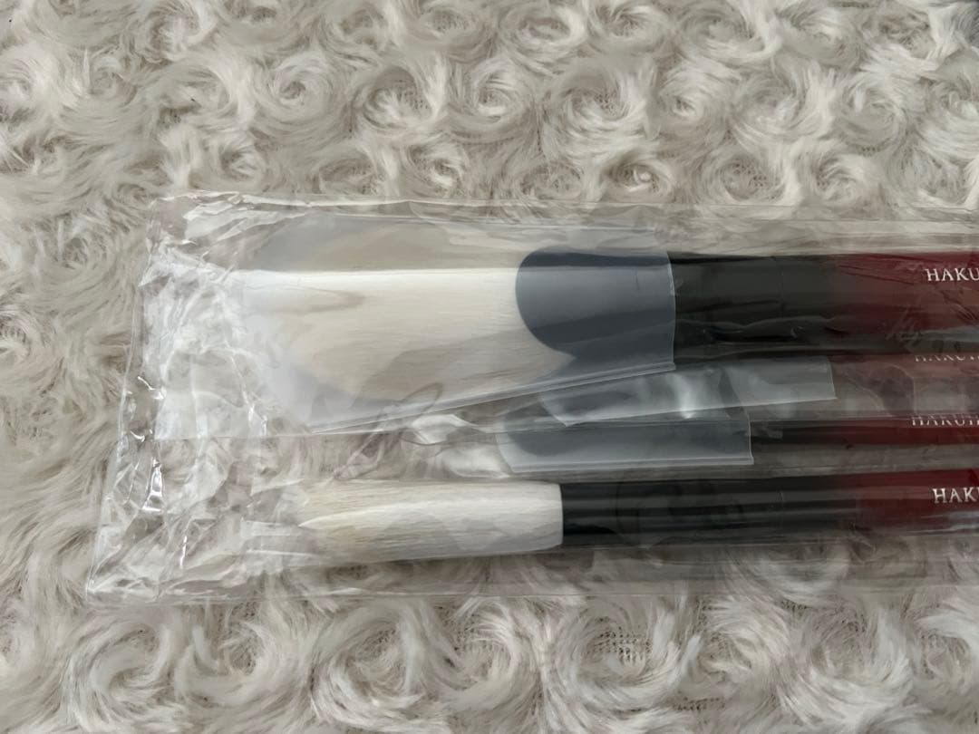 熊野筆　白鳳堂　特別仕様　化粧筆セット〈４本セット〉収納ケース付き　灰リス　赤軸