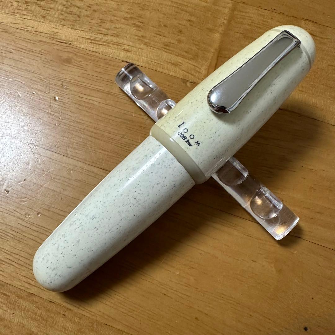 新品 廃盤 TOMBOW トンボ ZOOM 808 bw ボールペン エッグ - メルカリ