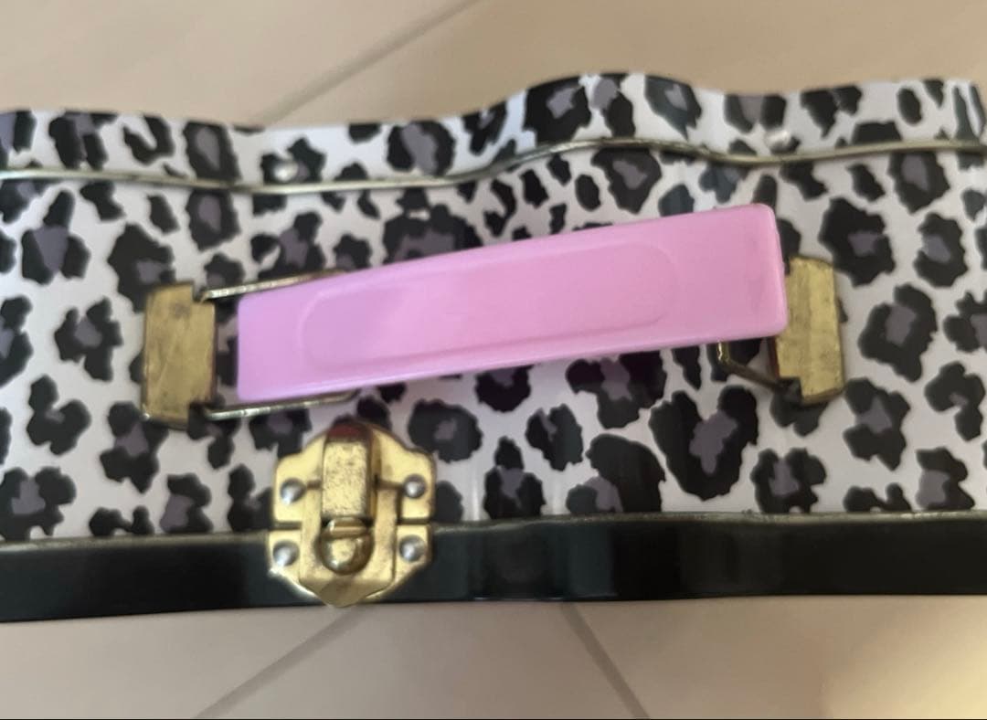 【激レア】キティちゃん　缶バッグ　 スウェーデン　フェイス　トランク