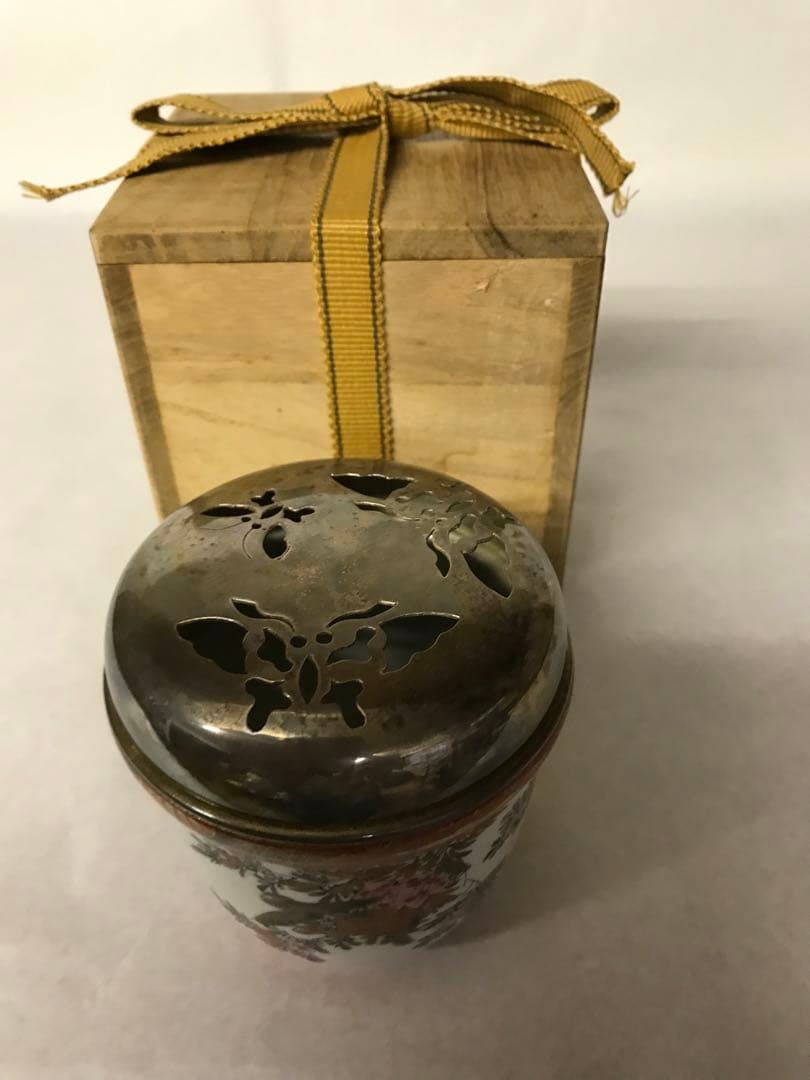 九谷焼:花鳥図銀火屋付香炉