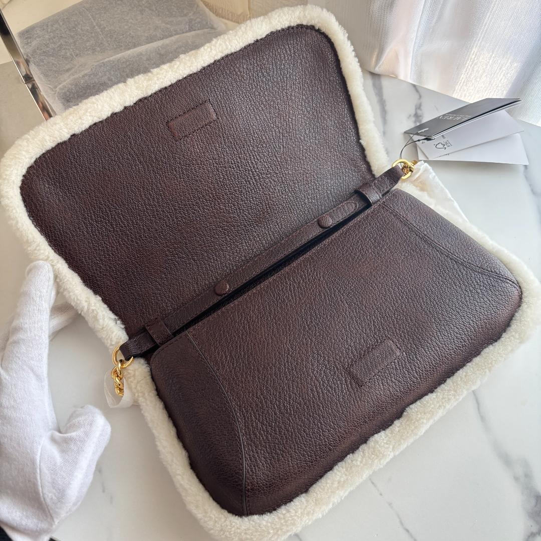 【新品未使用】ローレンラルフローレン　ボア　ショルダーバッグ　本革　チャーム　茶