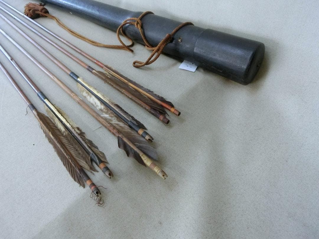 インテリア！【弓矢セット　矢筒　矢尻　矢の根　武具・RY】◆鍔拵え　刀装具　陣笠