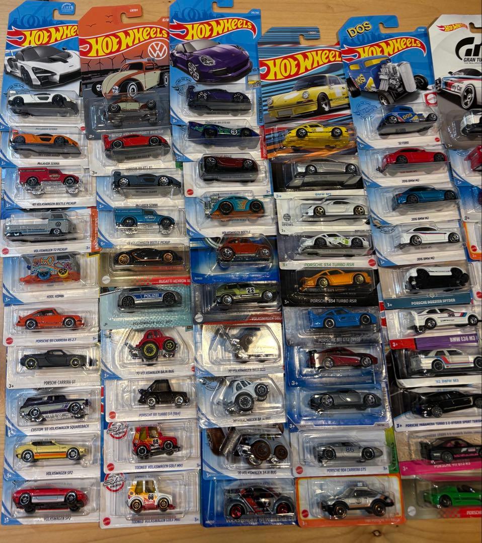 100台のHot Wheelsミニカーセット