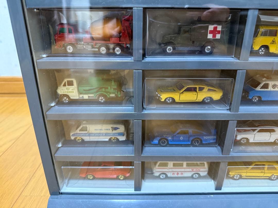 トミカ 日本製　コレクションケース付き