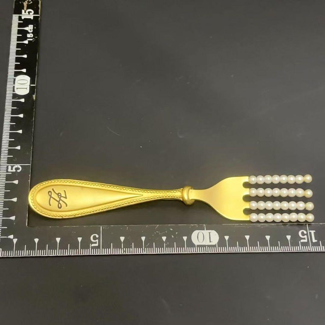 KARL LAGERFELD？ ブローチ フォーク モチーフ 4連 パール