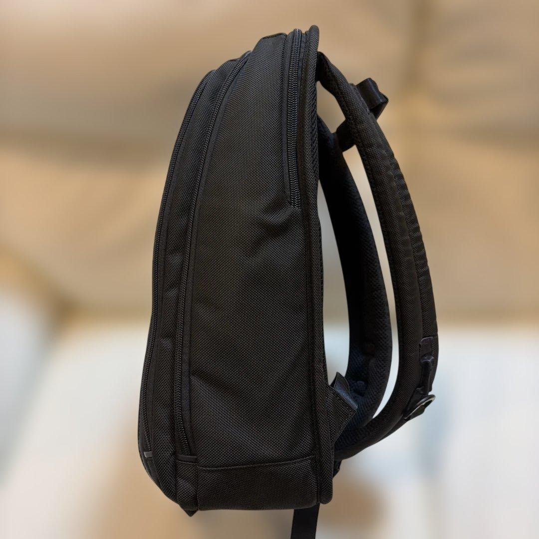 美品　TUMI スリム バックパック ビジネス リュック ブラック