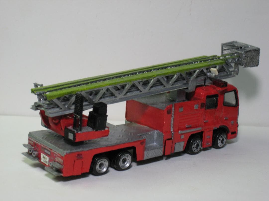 ミニカー改造 自作品 日野プロフィア 4軸 50m級消防はしご車