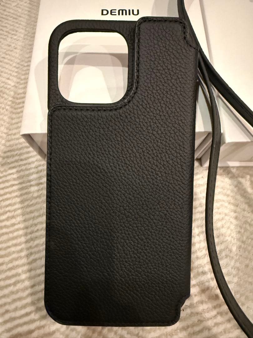 POCHE FLAT iPhone16ProMax DEMIU 黒 ストラップ付 iphone16 手帳 型