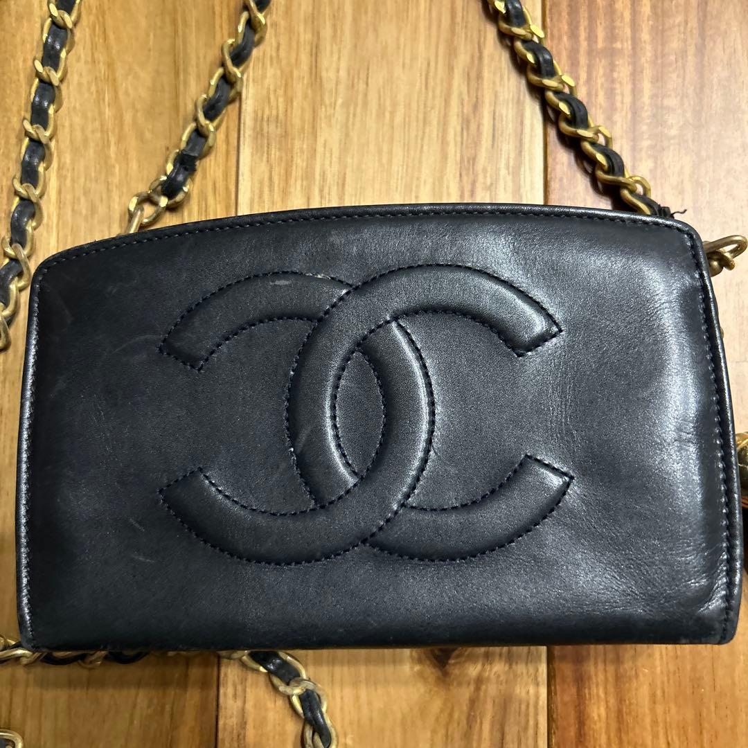 シャネル　斜めがけポシェット　紺色