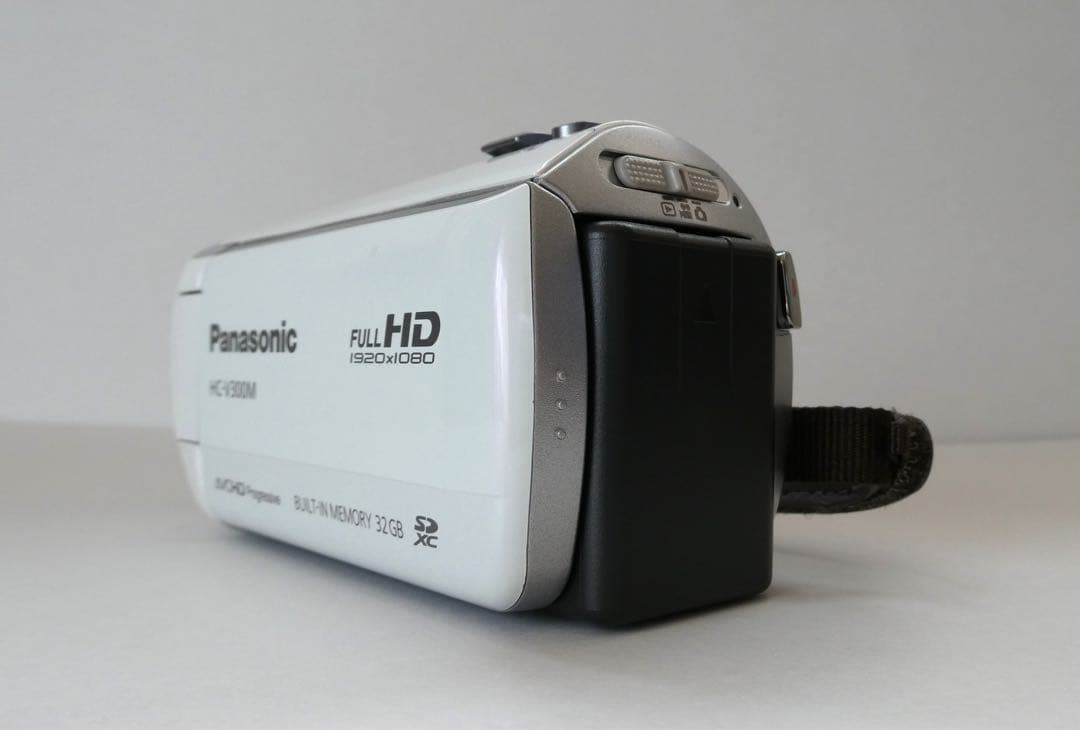 Panasonic HC-V300M 高解像度（HD）カメラ本体とバッテリー含む