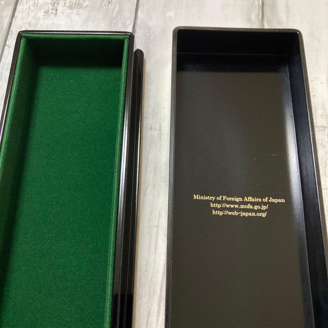 新品　金箔の鶴模様 漆器