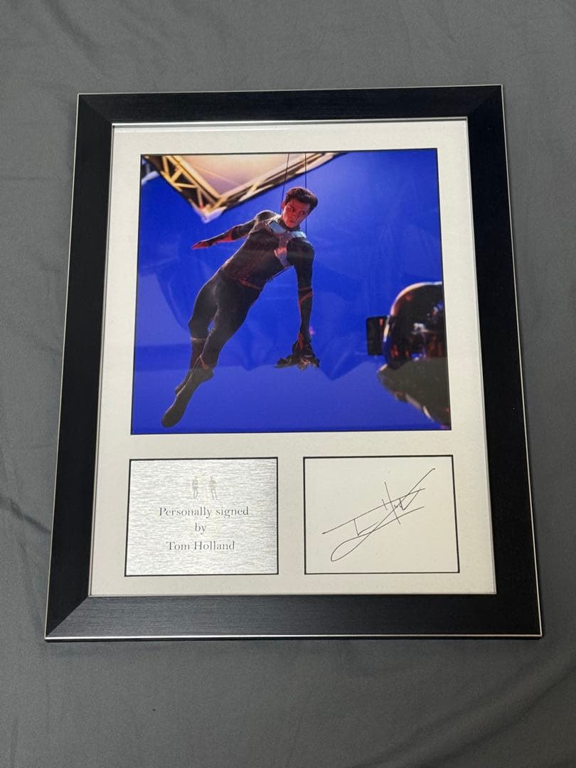 トム・ホランド 直筆サイン付き スパイダーマン セット写真 - メルカリ