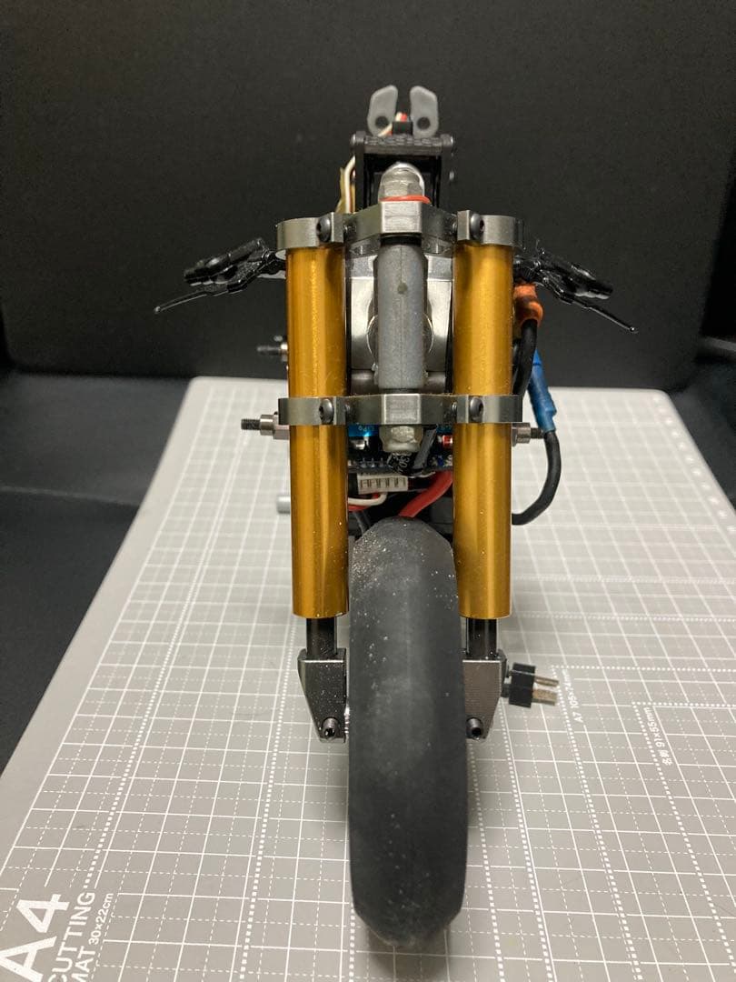 ハングオンレーサーZHレーシング カーボン製シャーシその他パーツ！