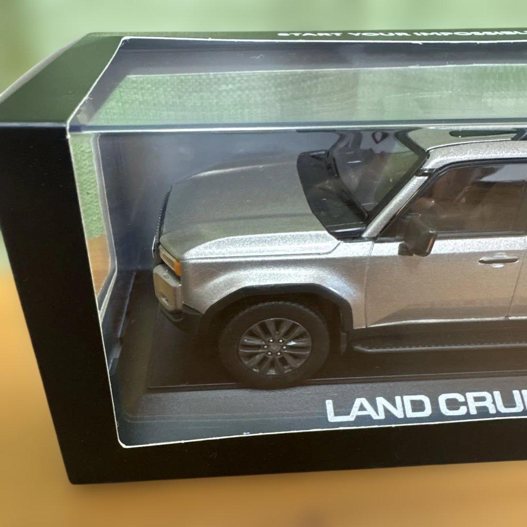 【送料込】 ランドクルーザー 250 シルバー 1/30 ミニカー ランクル