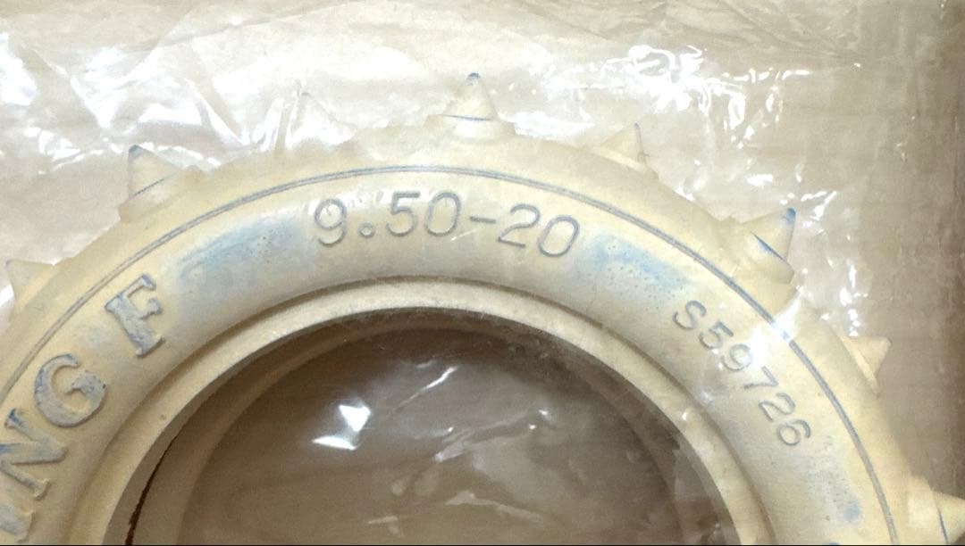 タミヤ　当時物　レア　ピンスパイクタイヤ　ホワイト前後セット　ホットショット