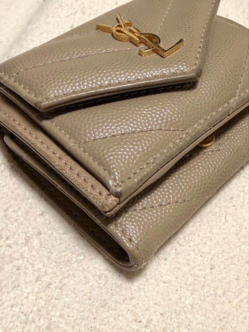 YVES SAINT LAURENT イヴサンローラン ベージュ 三つ折り財布