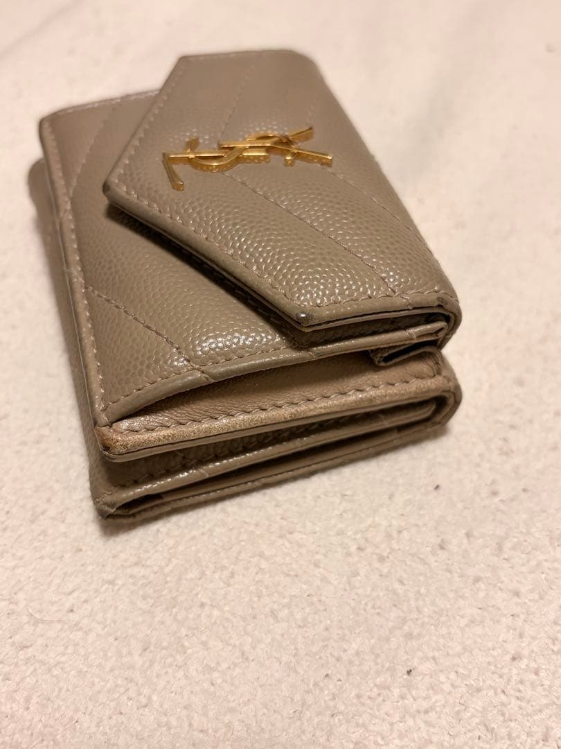 YVES SAINT LAURENT イヴサンローラン ベージュ 三つ折り財布