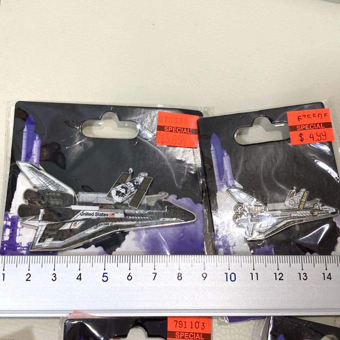 スペースシャトル エンデバー等のピンバッジ＆キーホルダーなど 10点まとめ売り