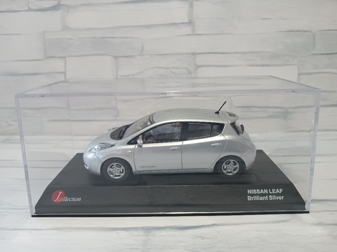 1/43 京商　日産　リーフ　ミニカー　ブリリアントシルバー