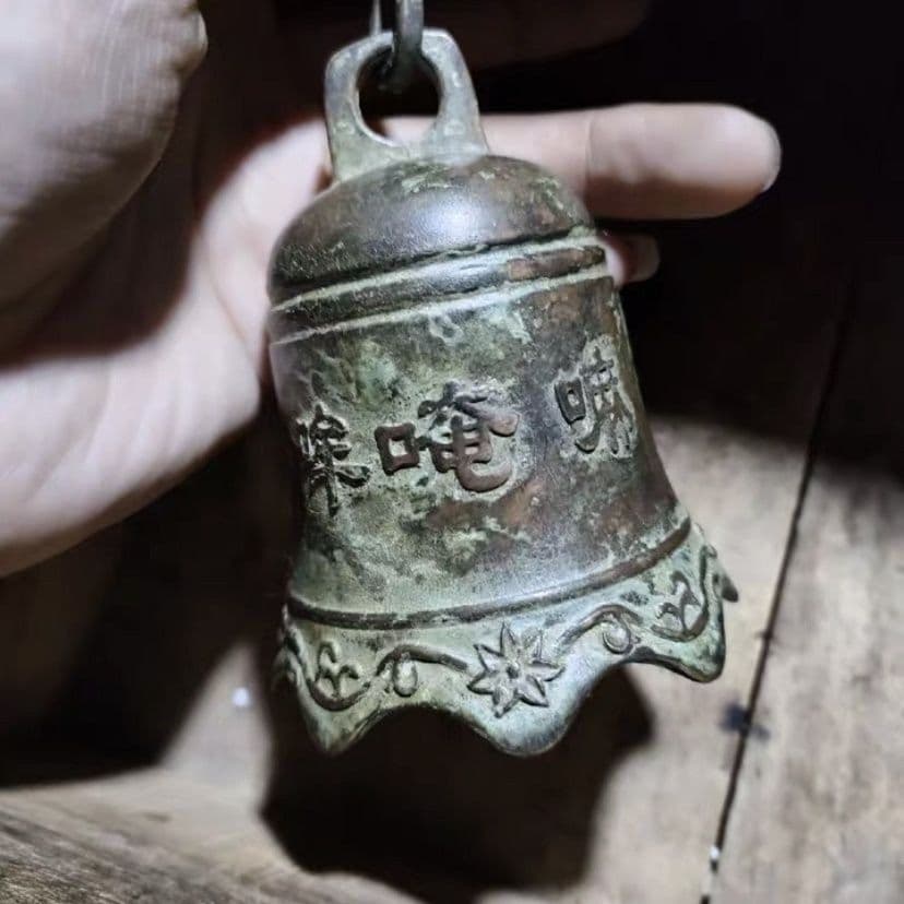 鈴 銅鐘 大号掛鈴 銅器 六字真言 装飾品 工芸品 美術品 置物
