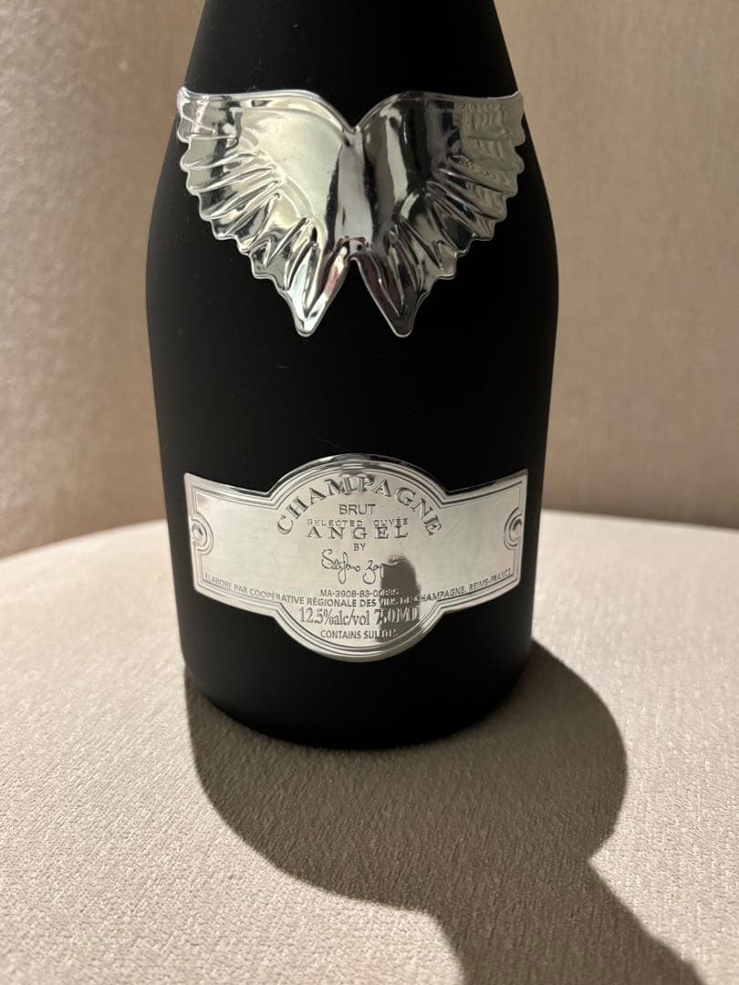 ANGEL シャンパン 黒いボトルとケース付き 未開封ANGEL Champagne