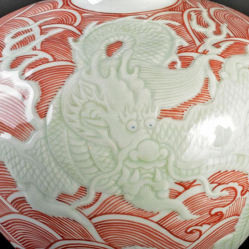 台湾　蔡曉芳　暁芳窯　赤絵龍波文　梅瓶　D　6086E