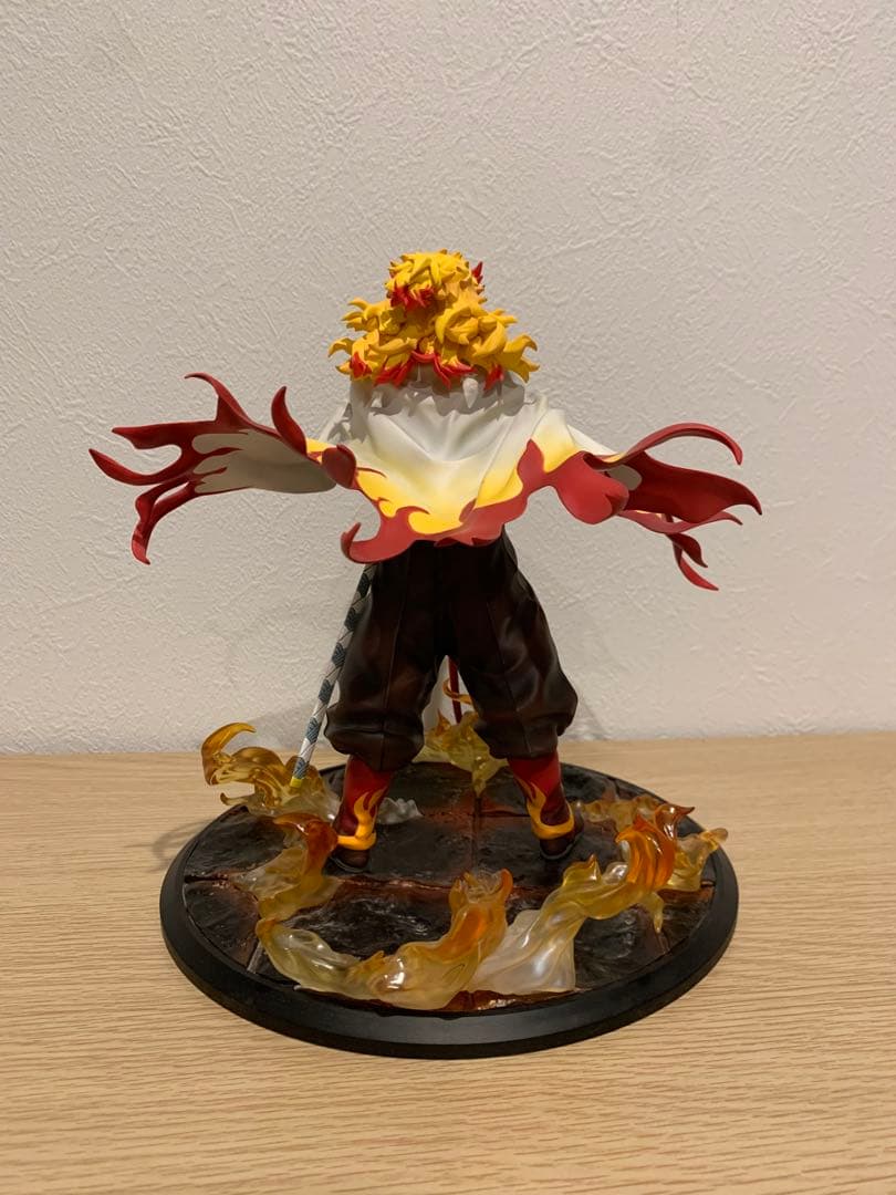 鬼滅の刃 煉獄杏寿郎 フィギュア 劇場版 無限列車編 1/8スケールフィギュア