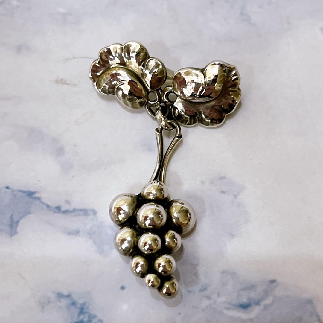 Georg Jensen217A 葡萄モチーフブローチ