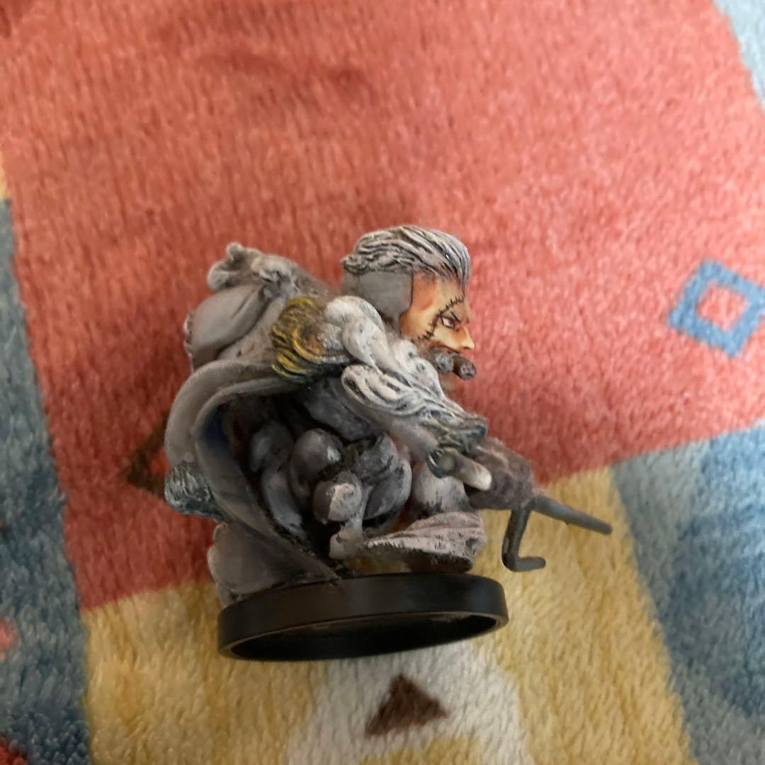 ワンピース 白猟スモーカー リペイントフィギュア