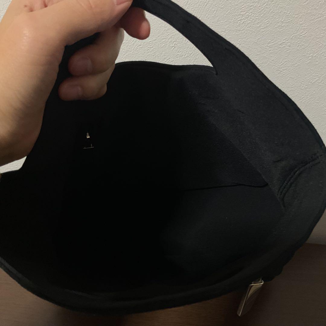 ゆら 使用数日 美品 サルヴァトーレフェラガモ ツイスト ハンドバッグ