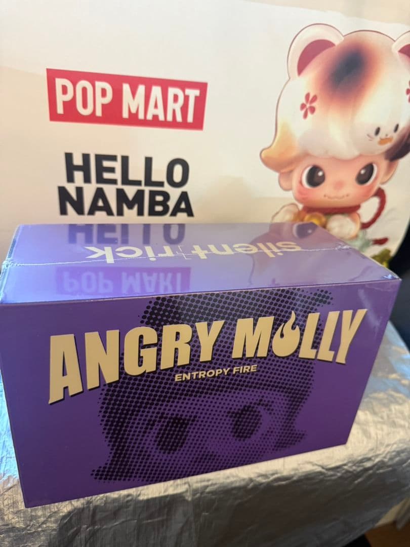 POPMART ANGRY MOLLY・ENTROPY FIRE - メルカリ