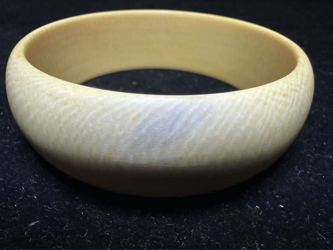 バングル　象牙調　天然素材　アンティーク　彫刻 古美術品細密細工骨董コレクション