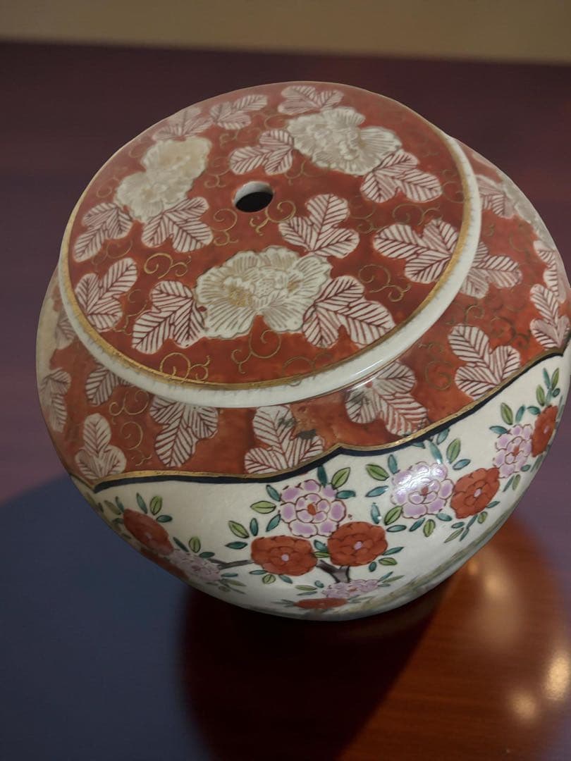 古い大きな伊万里焼 花と鳥のデザイン陶器壺