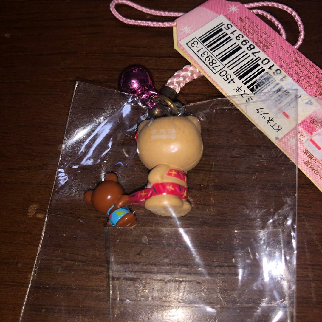 レア　夏休み海バージョン　ハローキティ日焼け　水着　クマ　根付けストラップ　希少